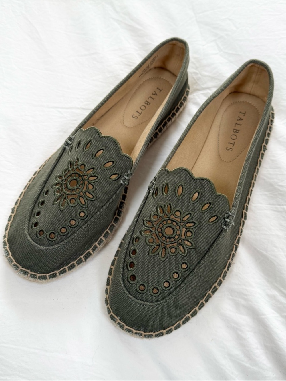 Talbots Sage Green Eyelet Espadrille Flats Slip On Shoes Women’s Size 8